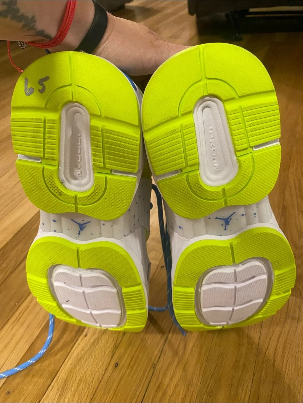 NEW Air Jordan Trunner O/S Yellow & Blue